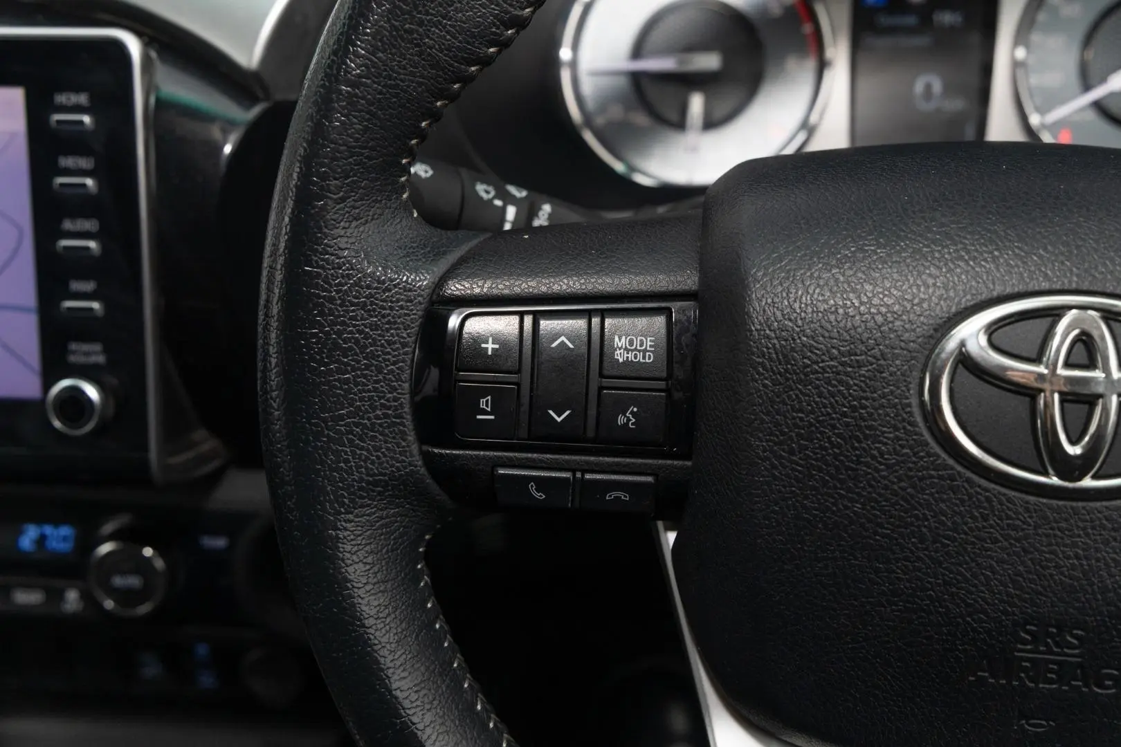 2021 Toyota Hilux Gallery Image 11