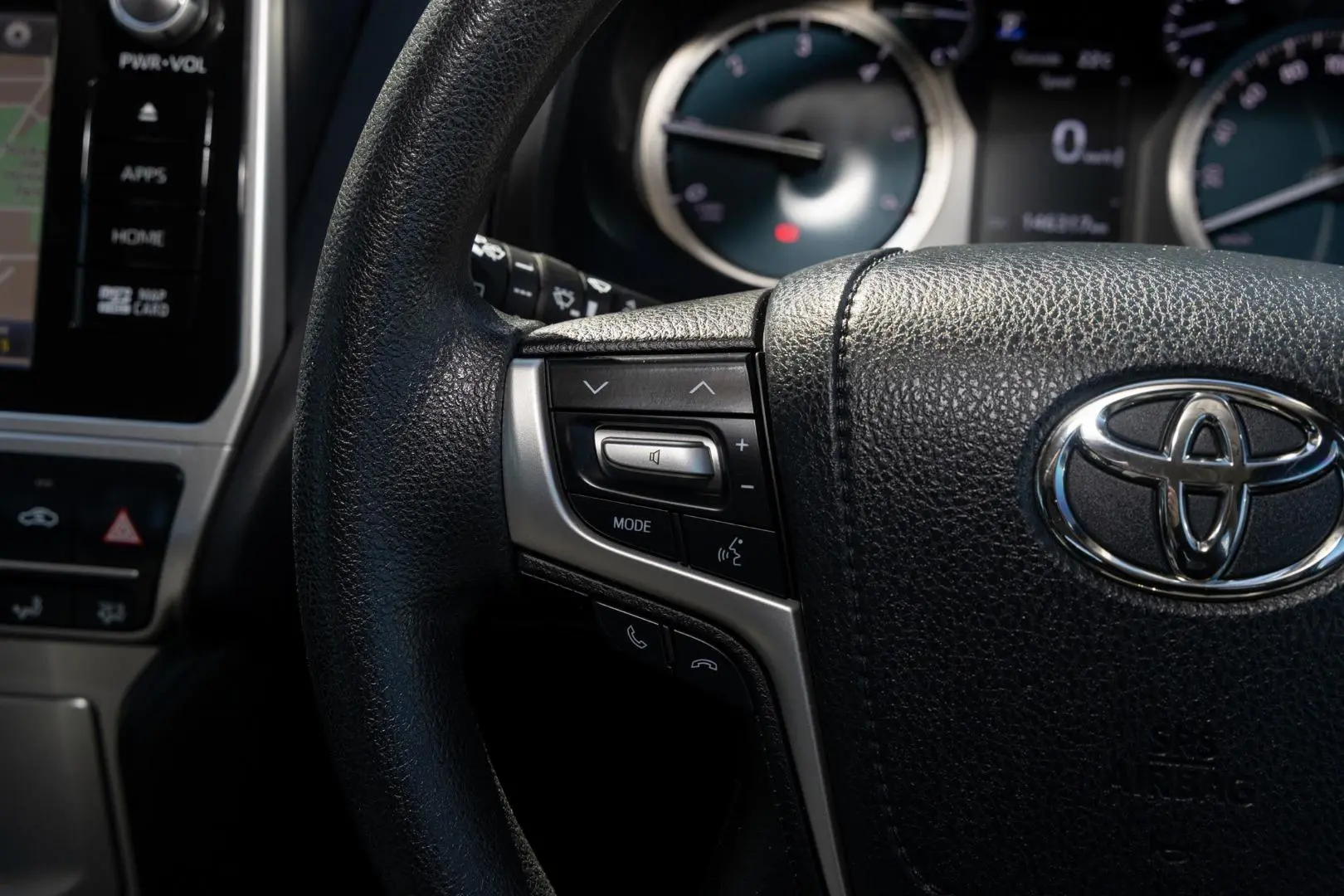 2019 Toyota Landcruiser Prado Gallery Image 11