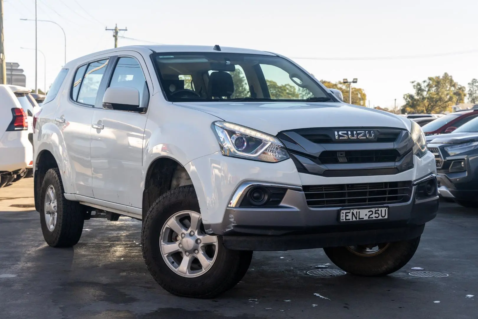 2021 Isuzu MU-X Gallery Image 1