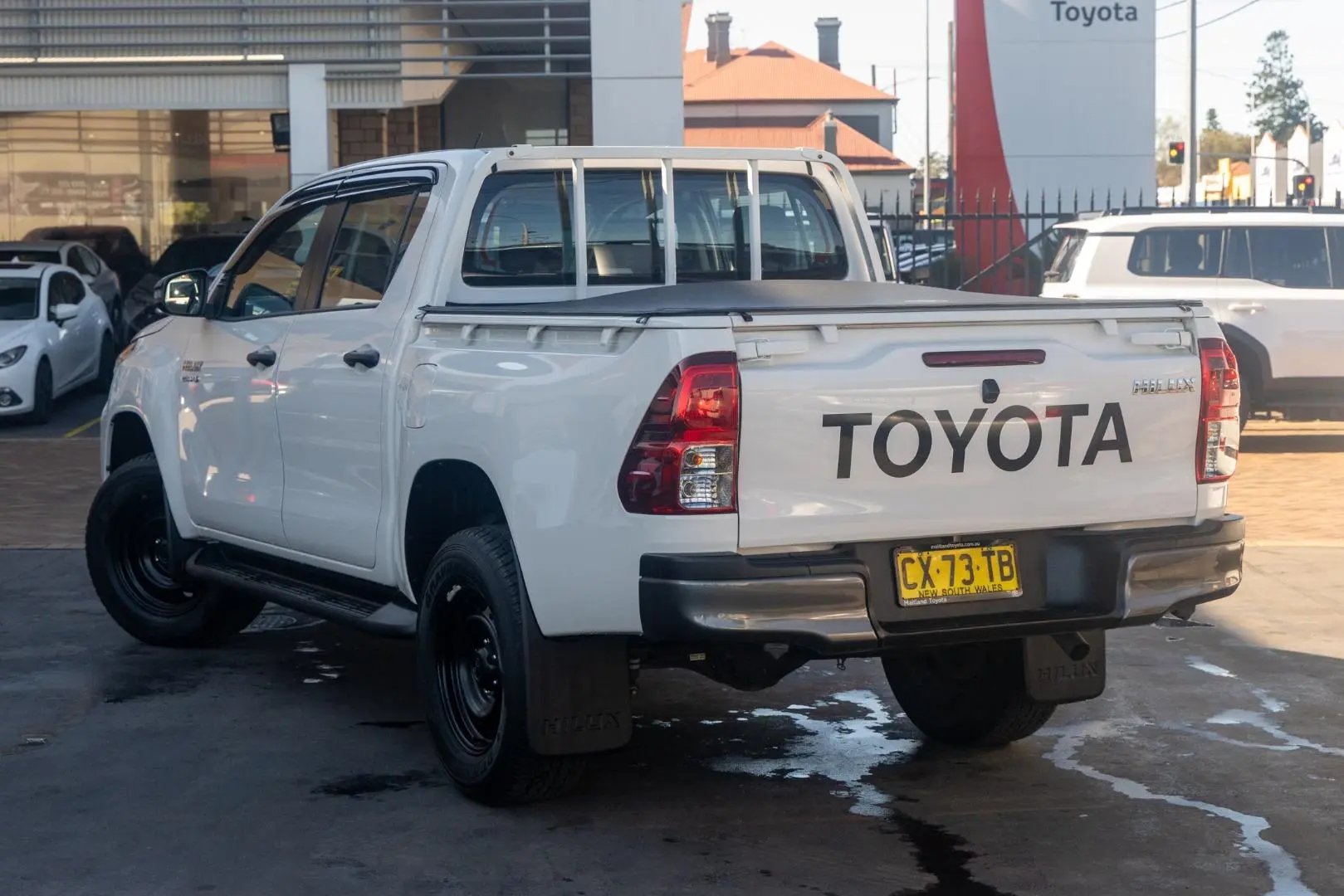 2020 Toyota Hilux Gallery Image 2