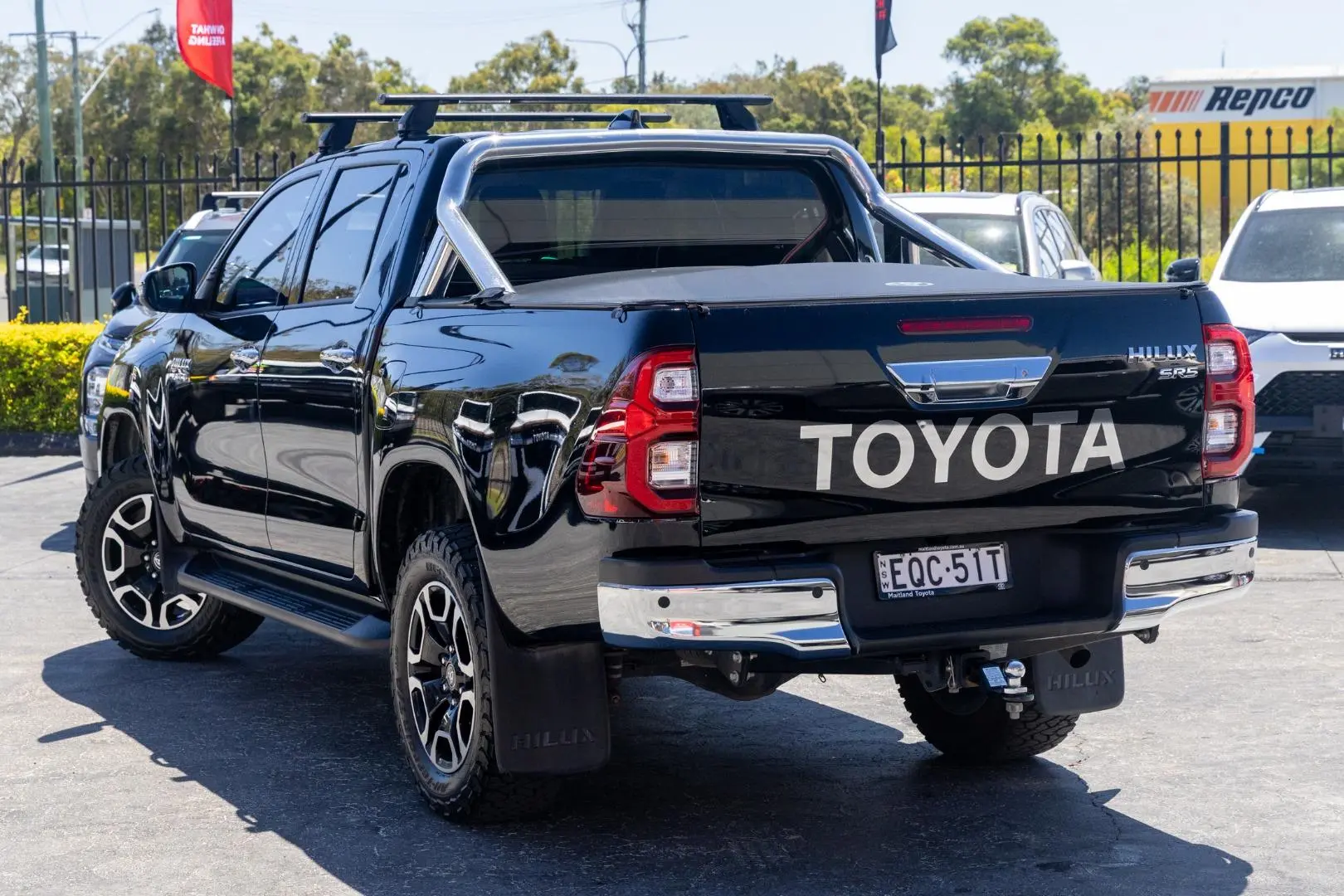 2021 Toyota Hilux Gallery Image 2