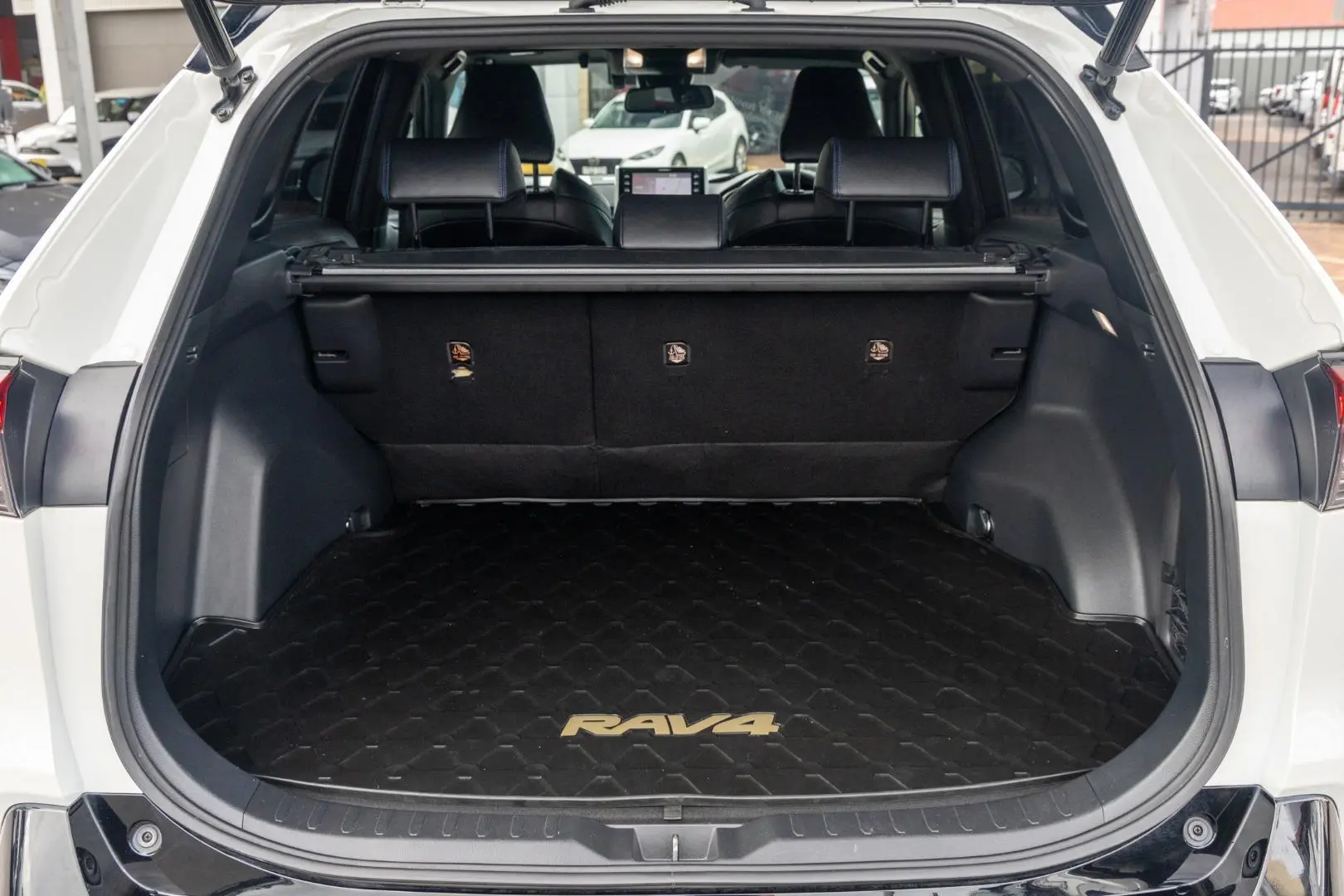 2022 Toyota RAV4 Gallery Image 19