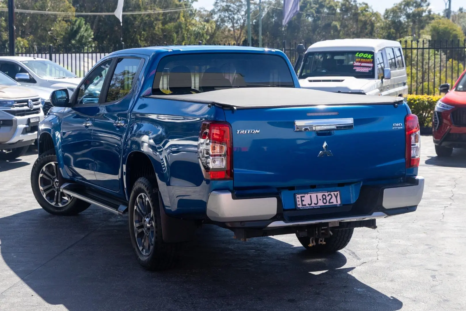 2019 Mitsubishi Triton Gallery Image 2