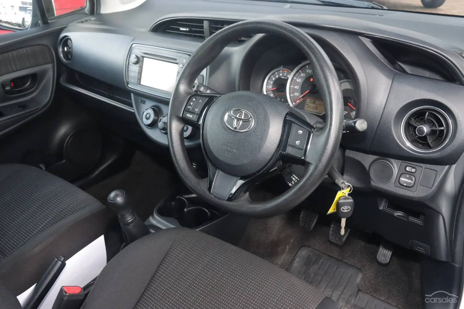 2017 Toyota Yaris Image 7