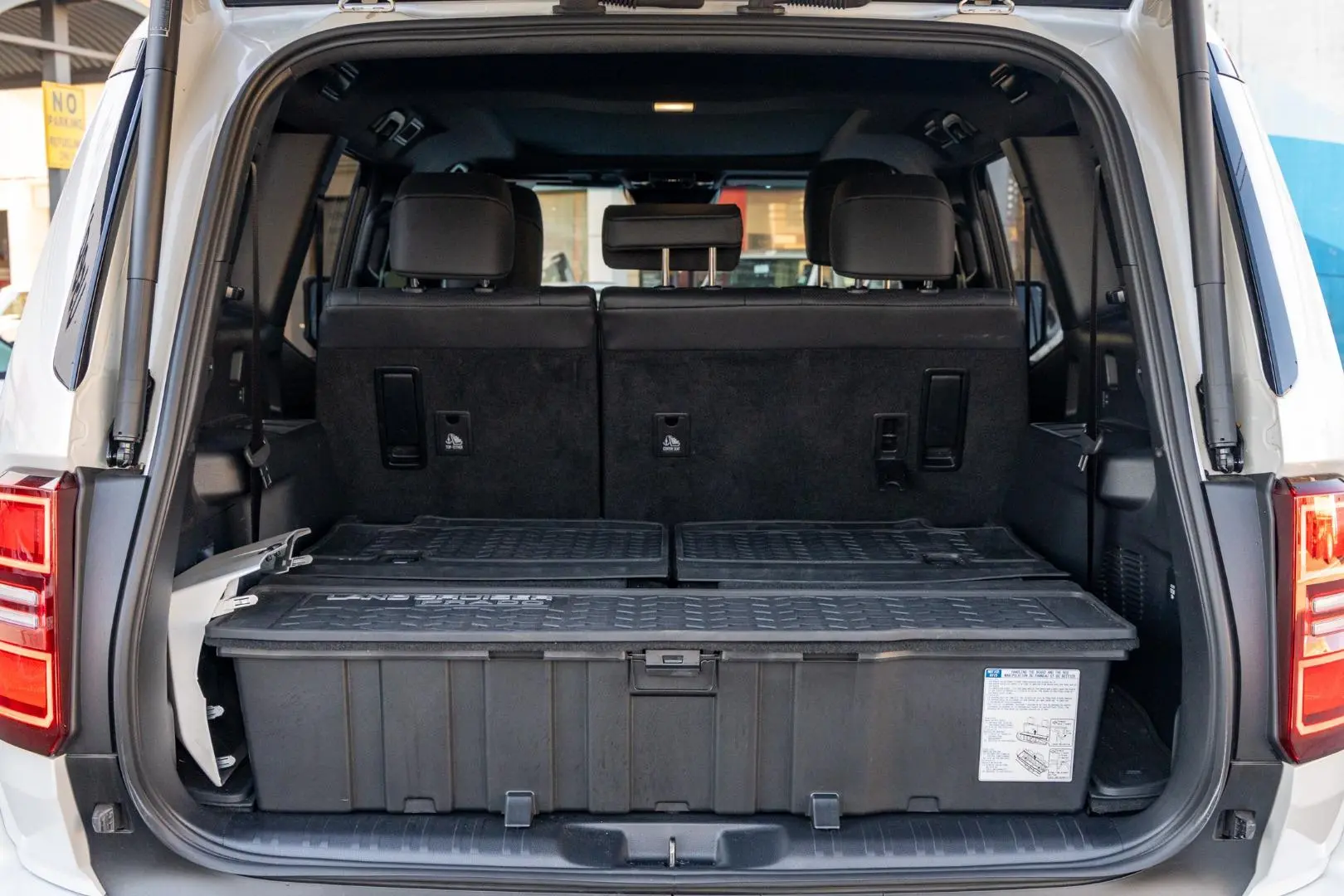 2025 Toyota Landcruiser Prado Gallery Image 19