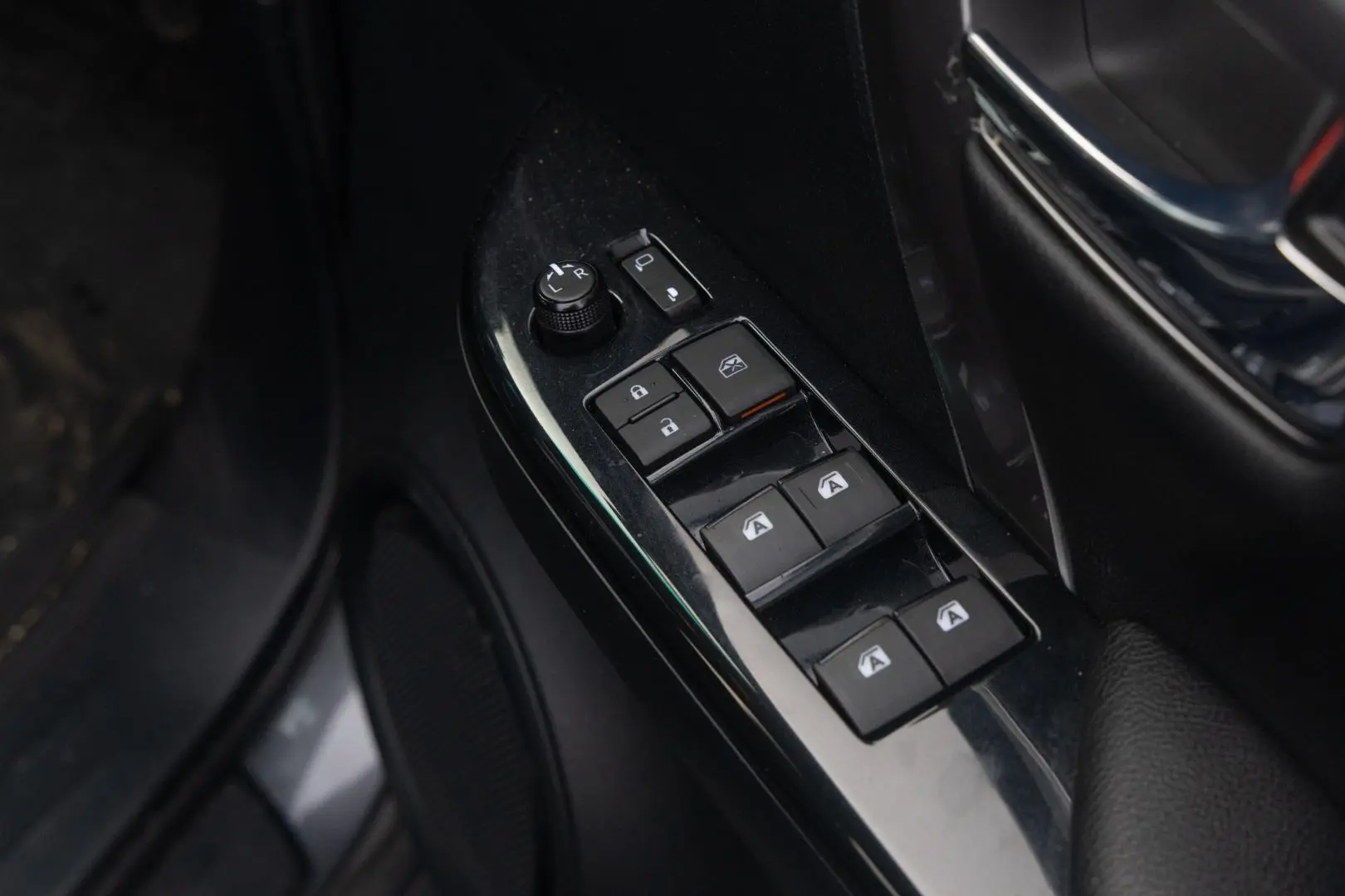 2022 Toyota Fortuner Gallery Image 18