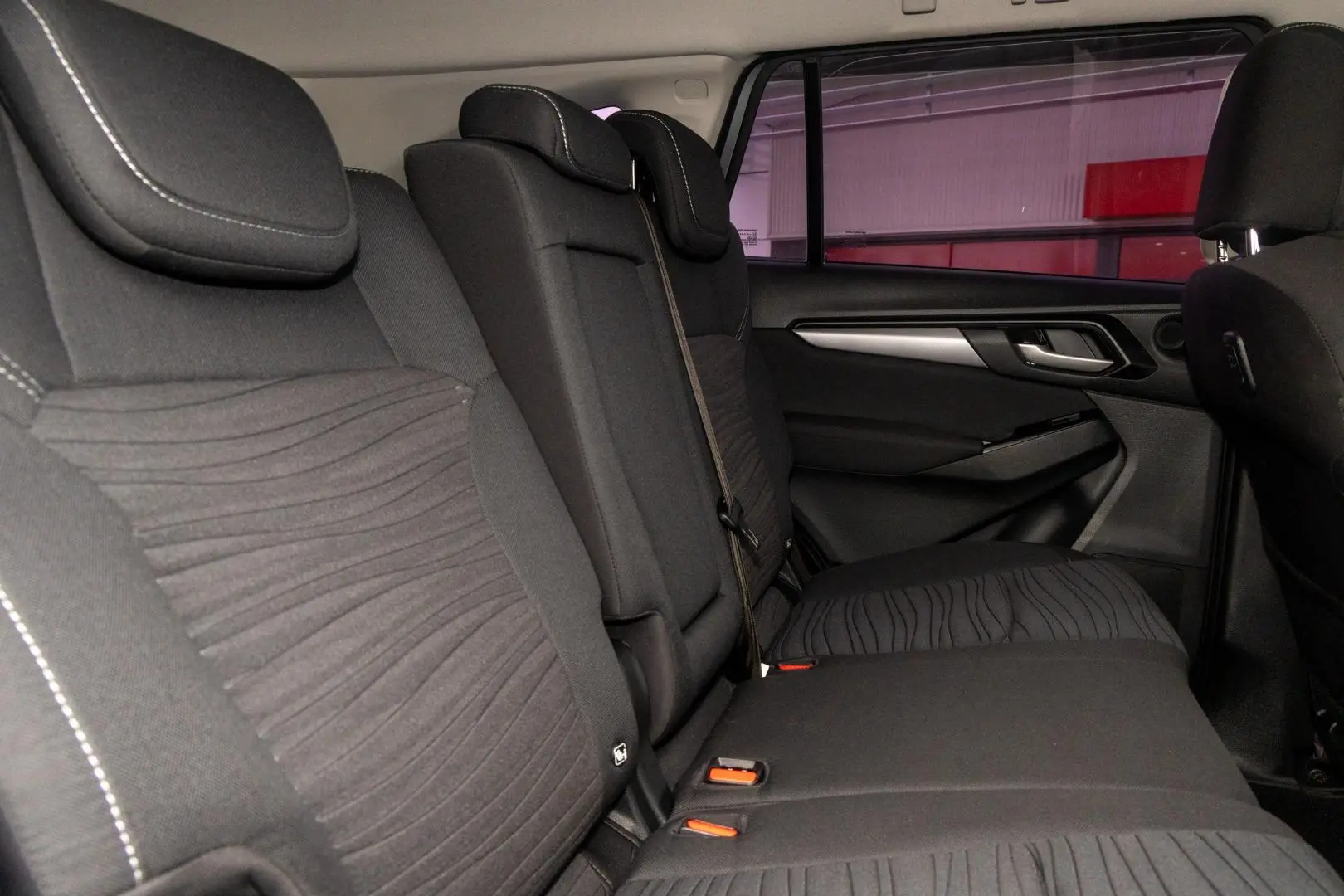 2022 Isuzu MU-X Gallery Image 9