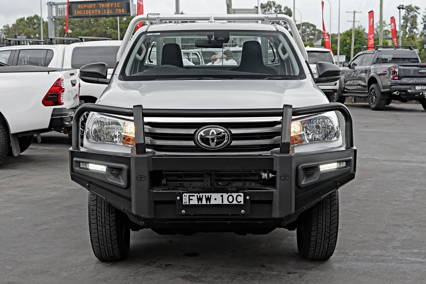 2025 Toyota Hilux Gallery Image 4