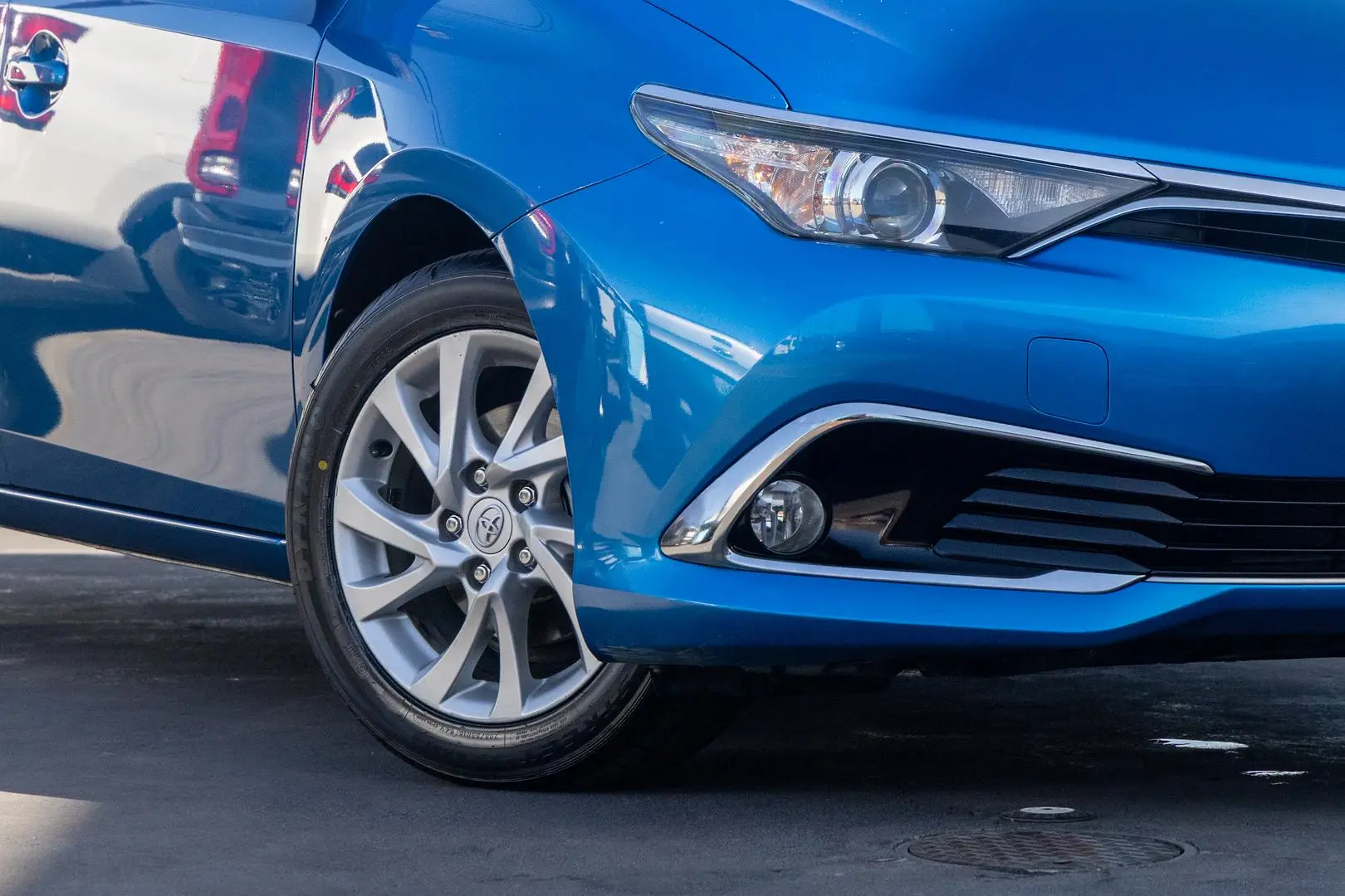 2016 Toyota Corolla Gallery Image 6
