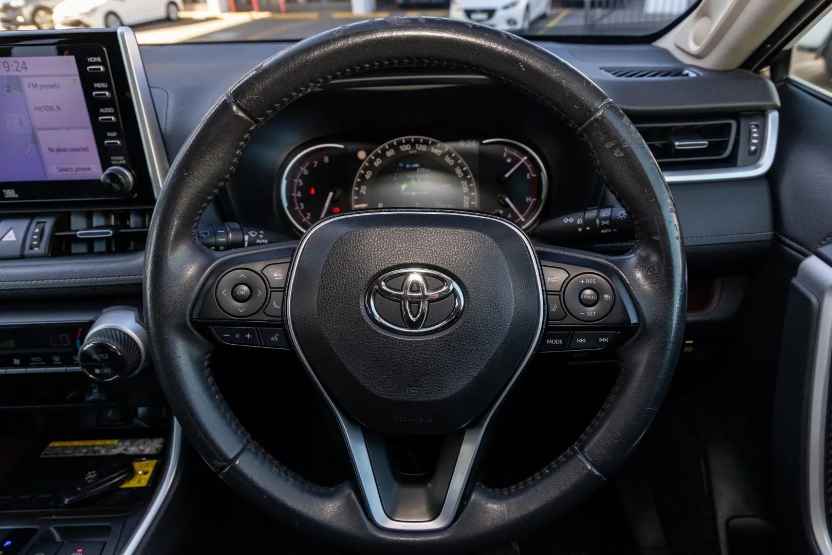 2020 Toyota RAV4 Gallery Image 10