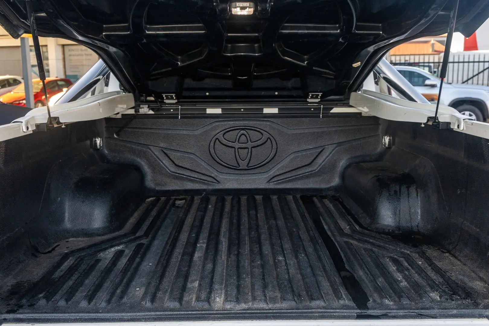 2019 Toyota Hilux Gallery Image 19