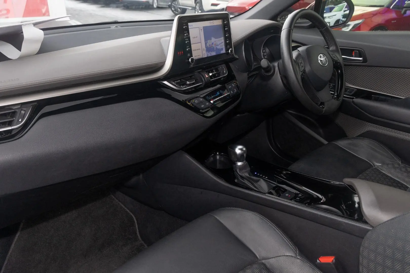 2021 Toyota C-HR Gallery Image 8