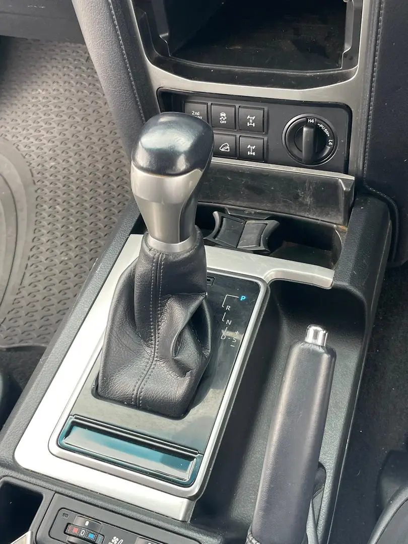 2018 Toyota Landcruiser Prado Gallery Image 16