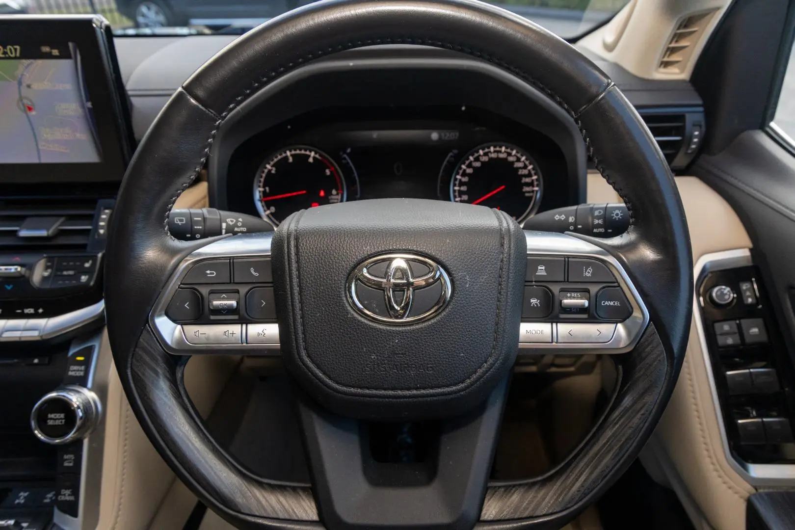 2023 Toyota Landcruiser Gallery Image 11