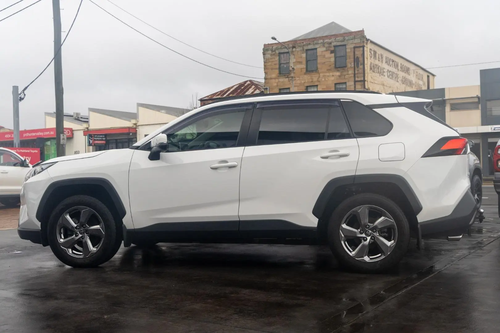 2020 Toyota RAV4 Gallery Image 3