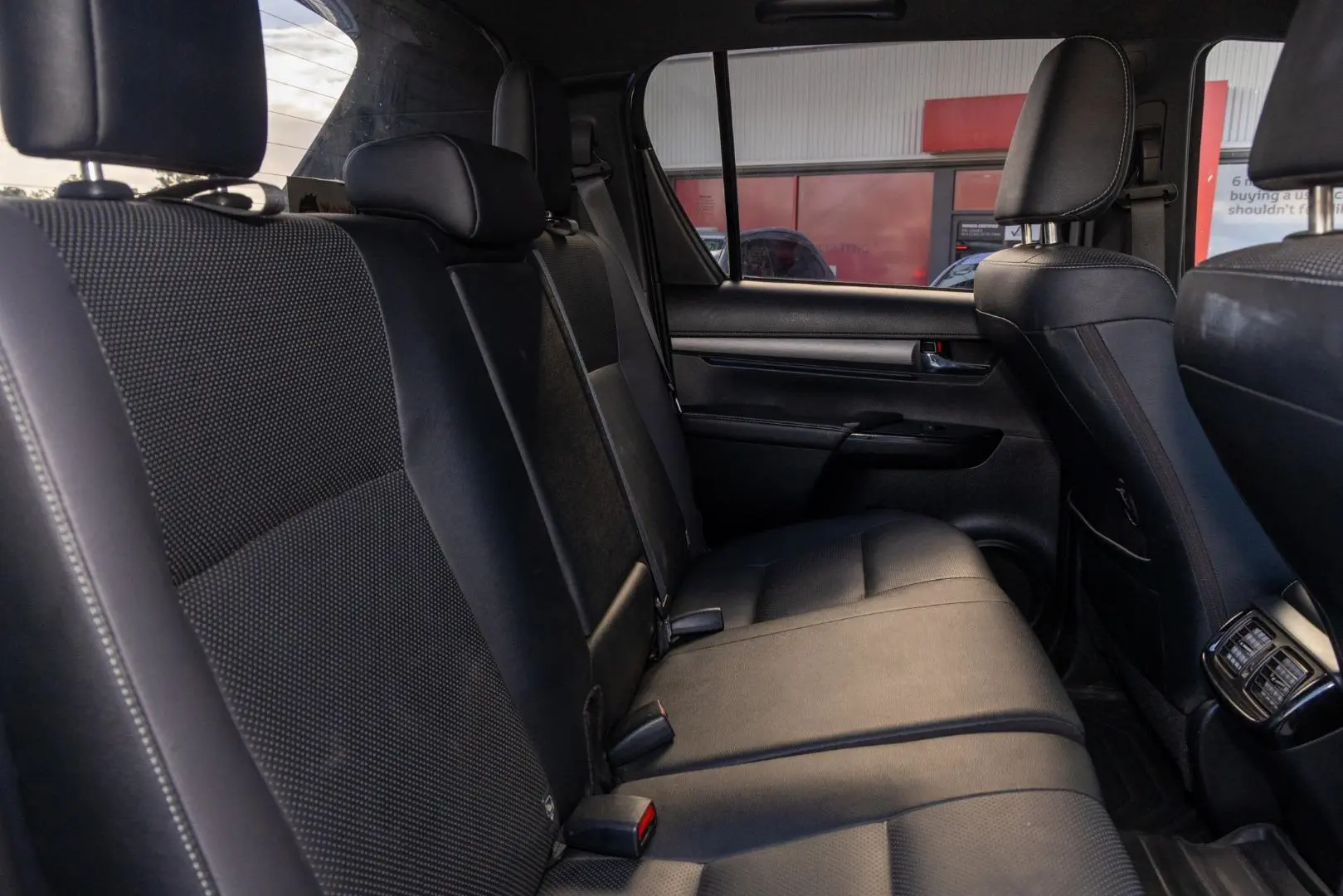 2022 Toyota Hilux Gallery Image 9