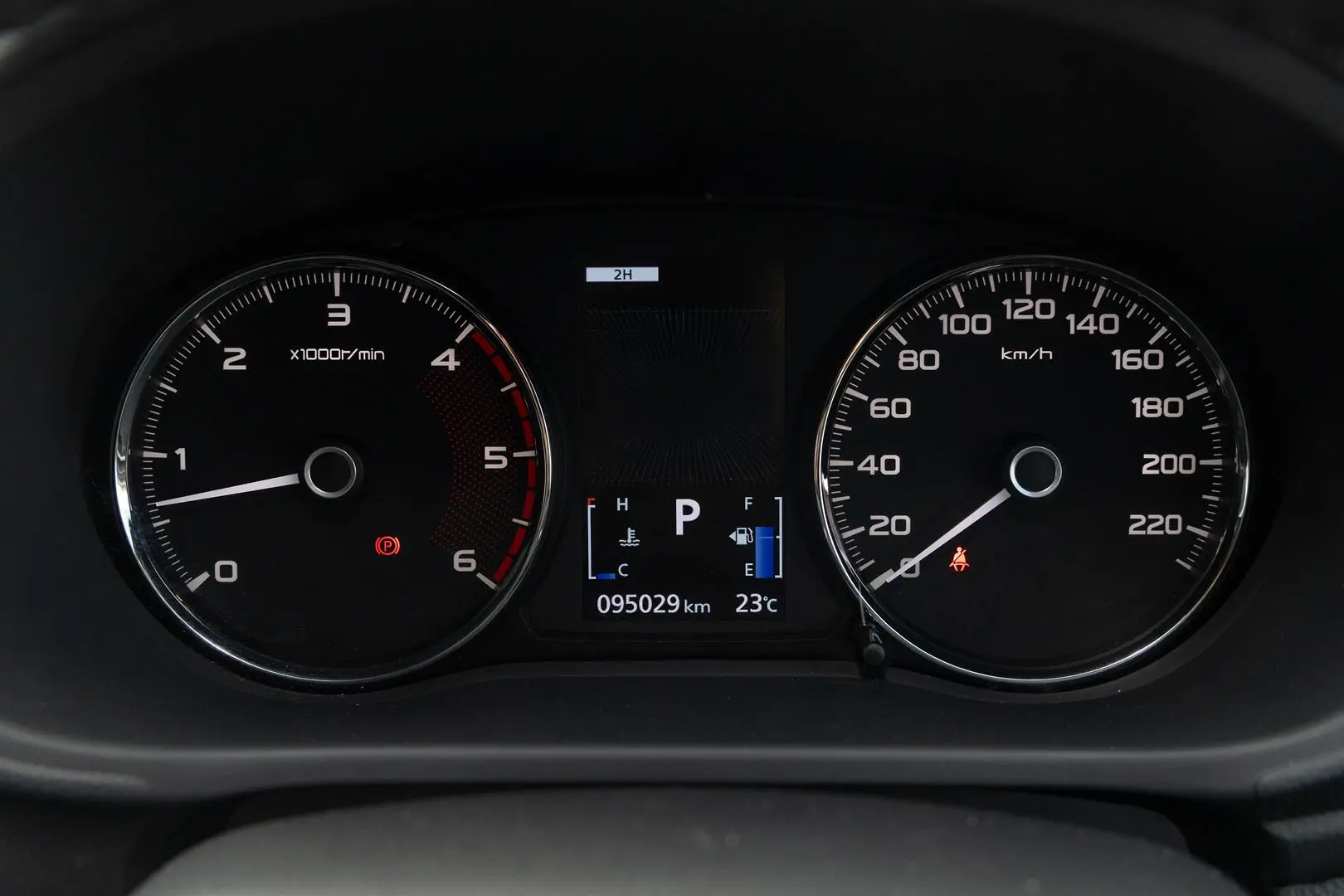 2022 Mitsubishi Pajero Sport Gallery Image 13