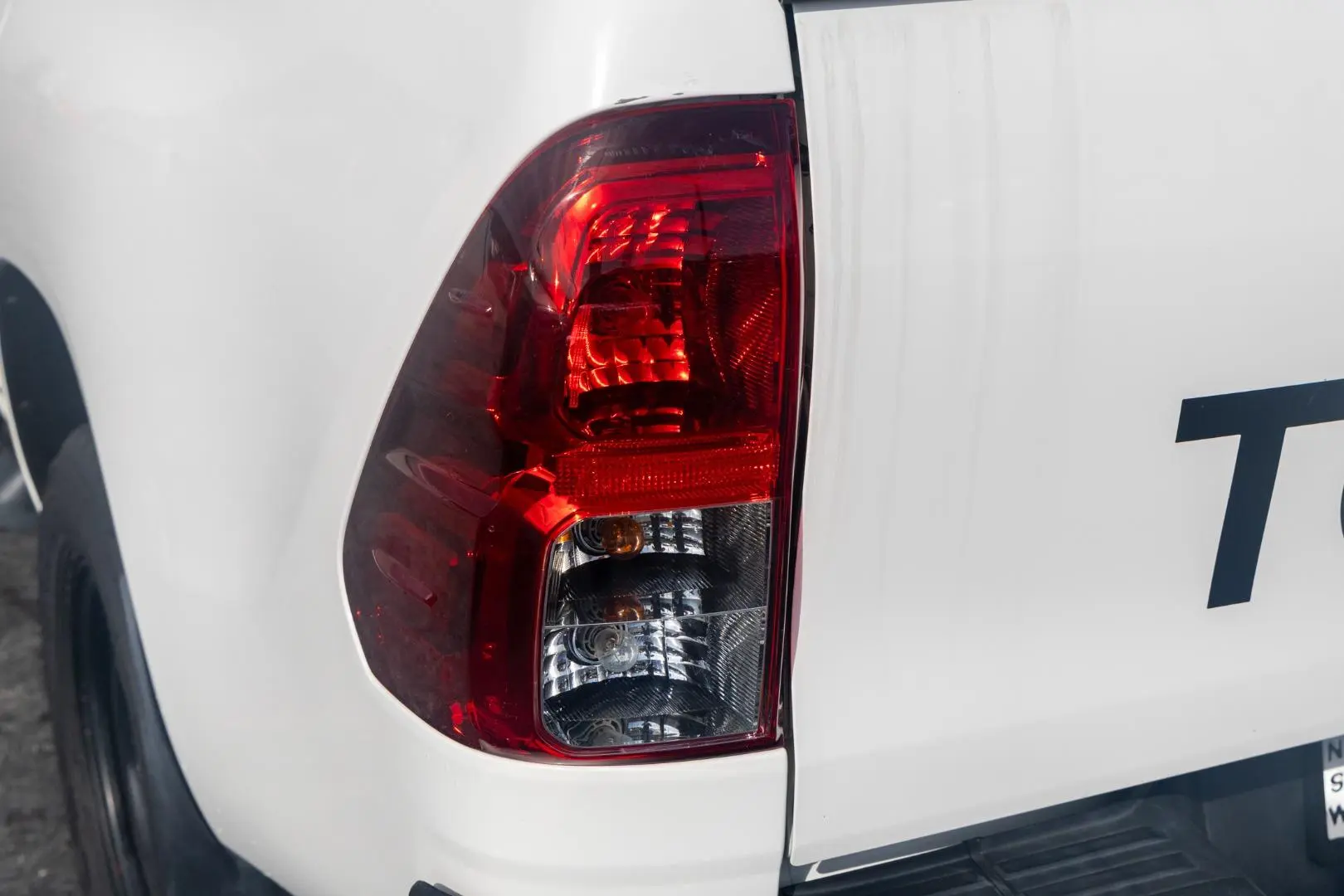 2017 Toyota Hilux Gallery Image 21