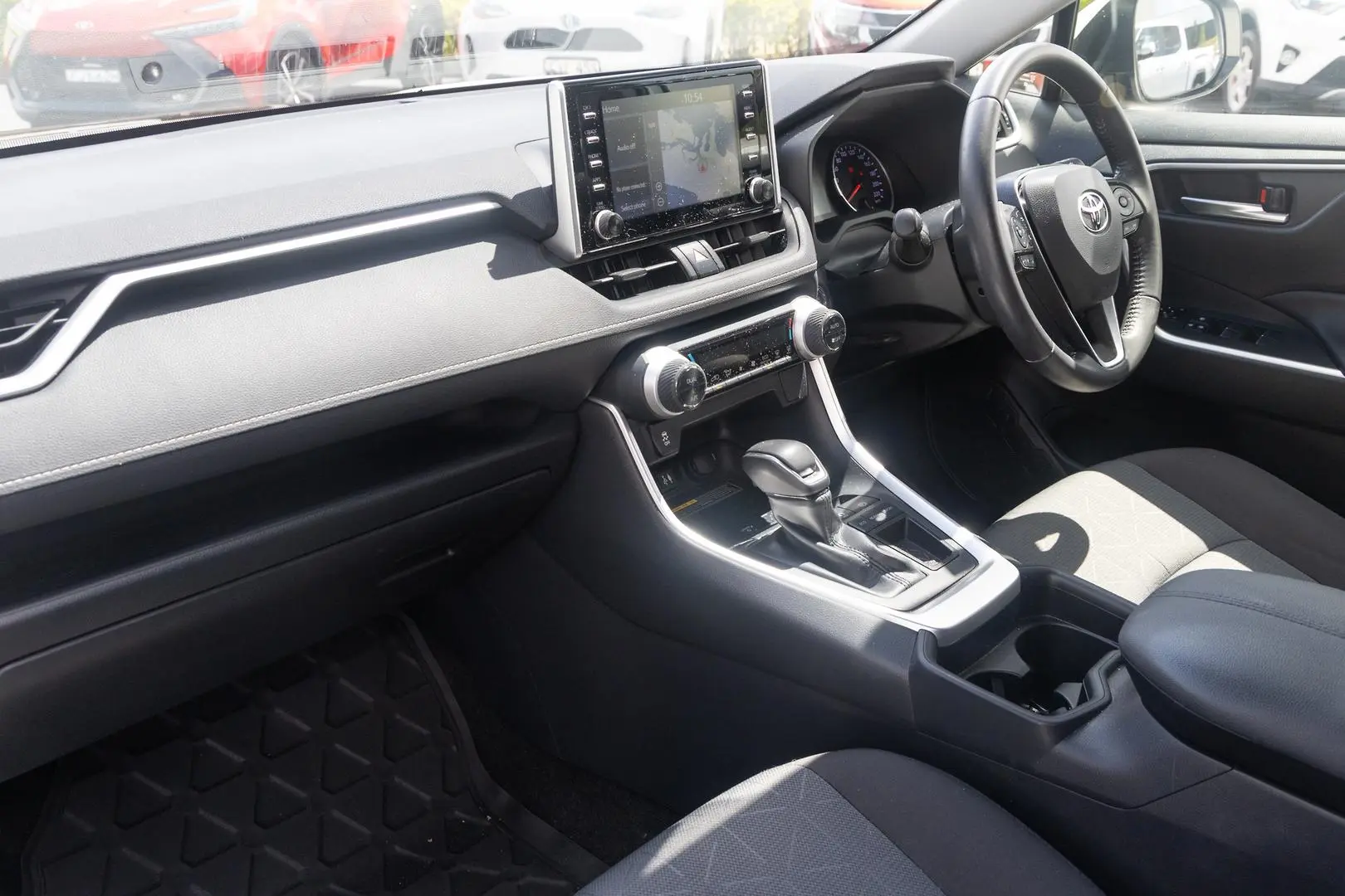 2019 Toyota RAV4 Gallery Image 8