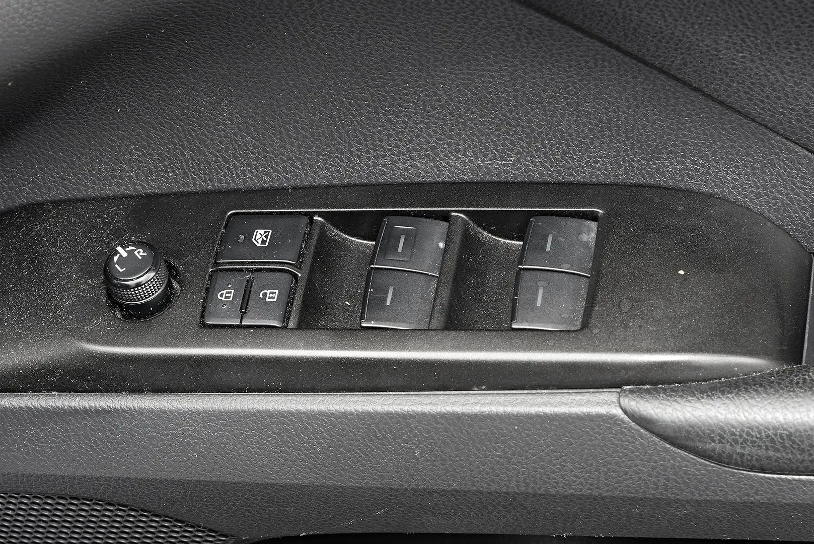 2021 Toyota Camry Gallery Image 16