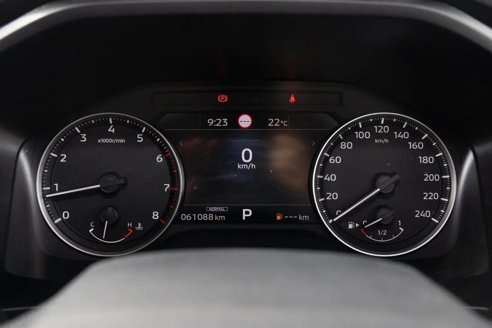 2023 Mitsubishi Outlander Gallery Image 13