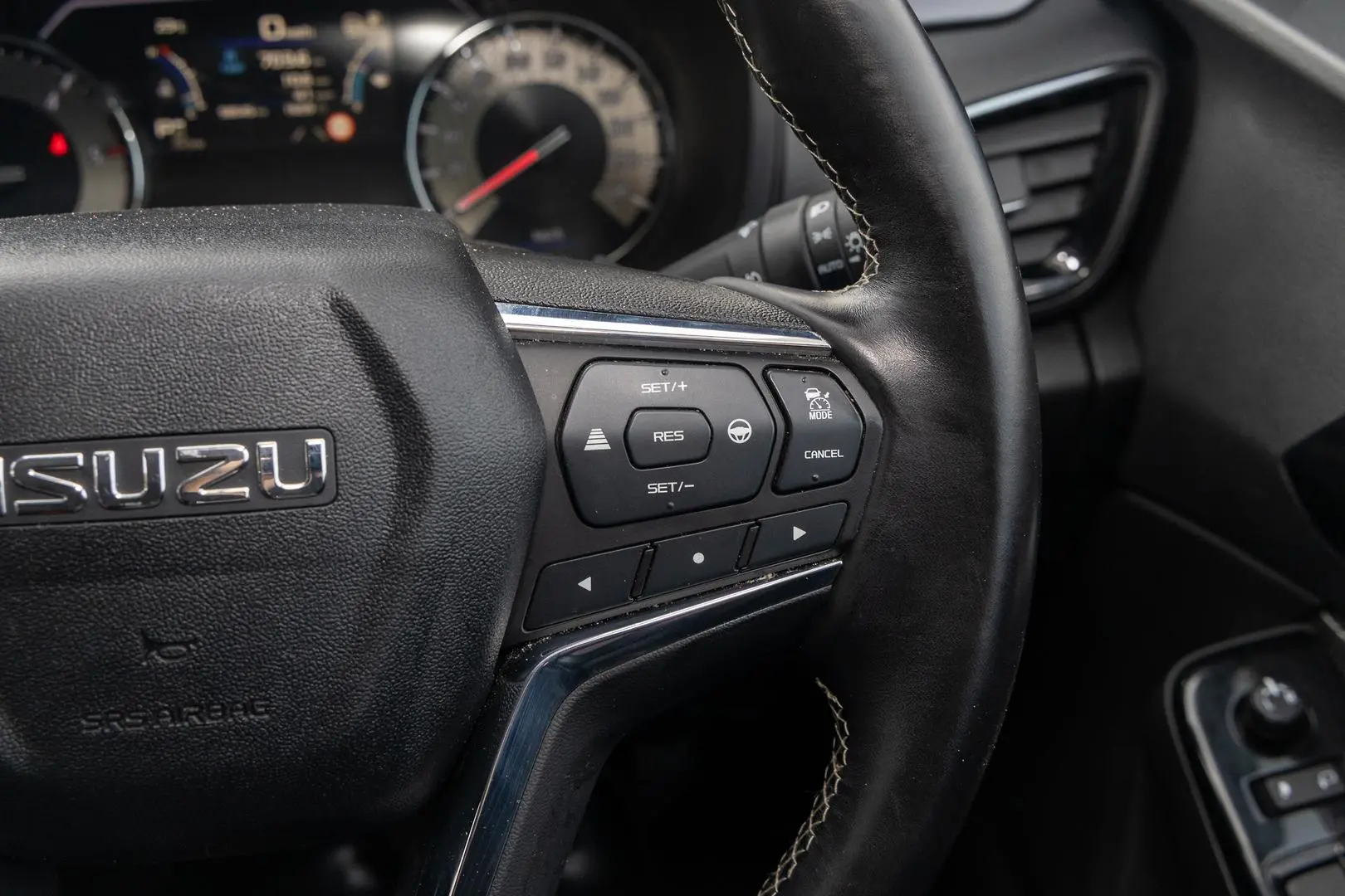 2023 Isuzu MU-X Gallery Image 12