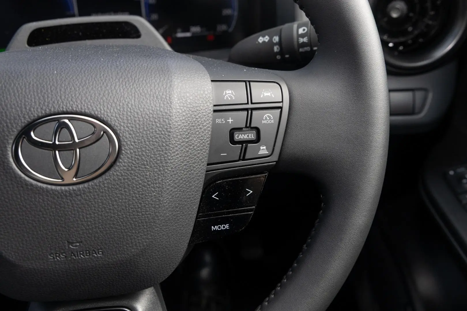 2025 Toyota C-HR Gallery Image 12