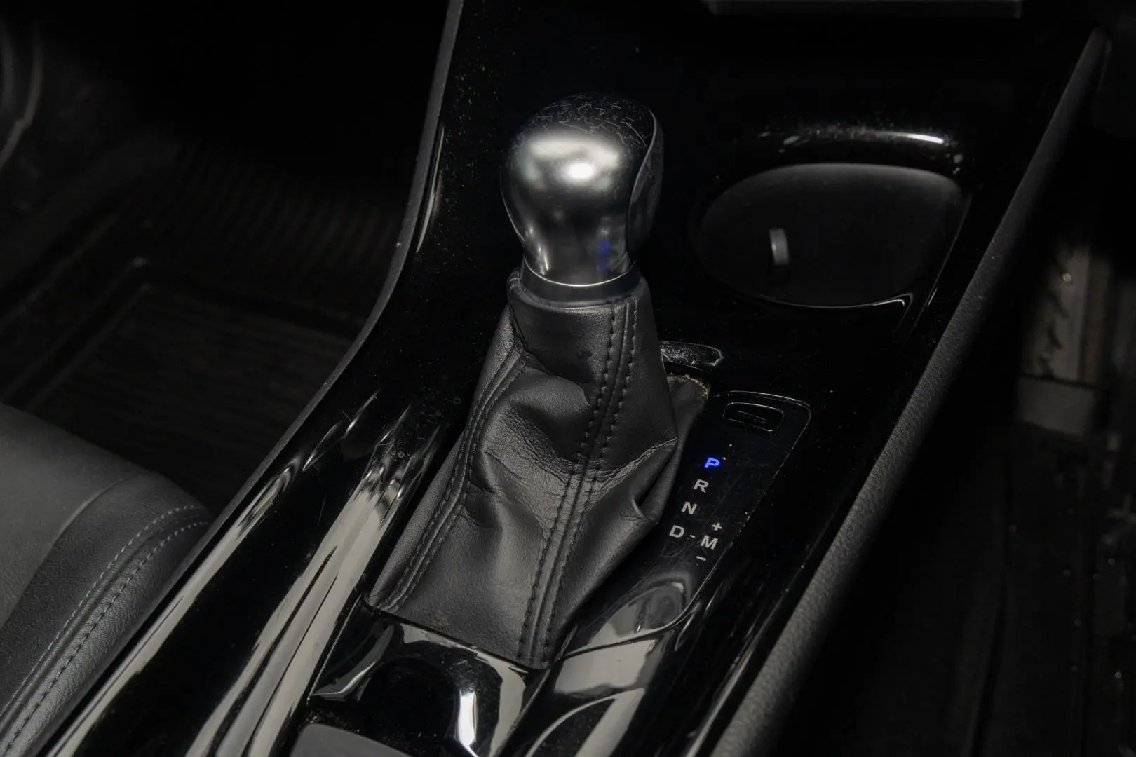 2019 Toyota C-HR Gallery Image 16