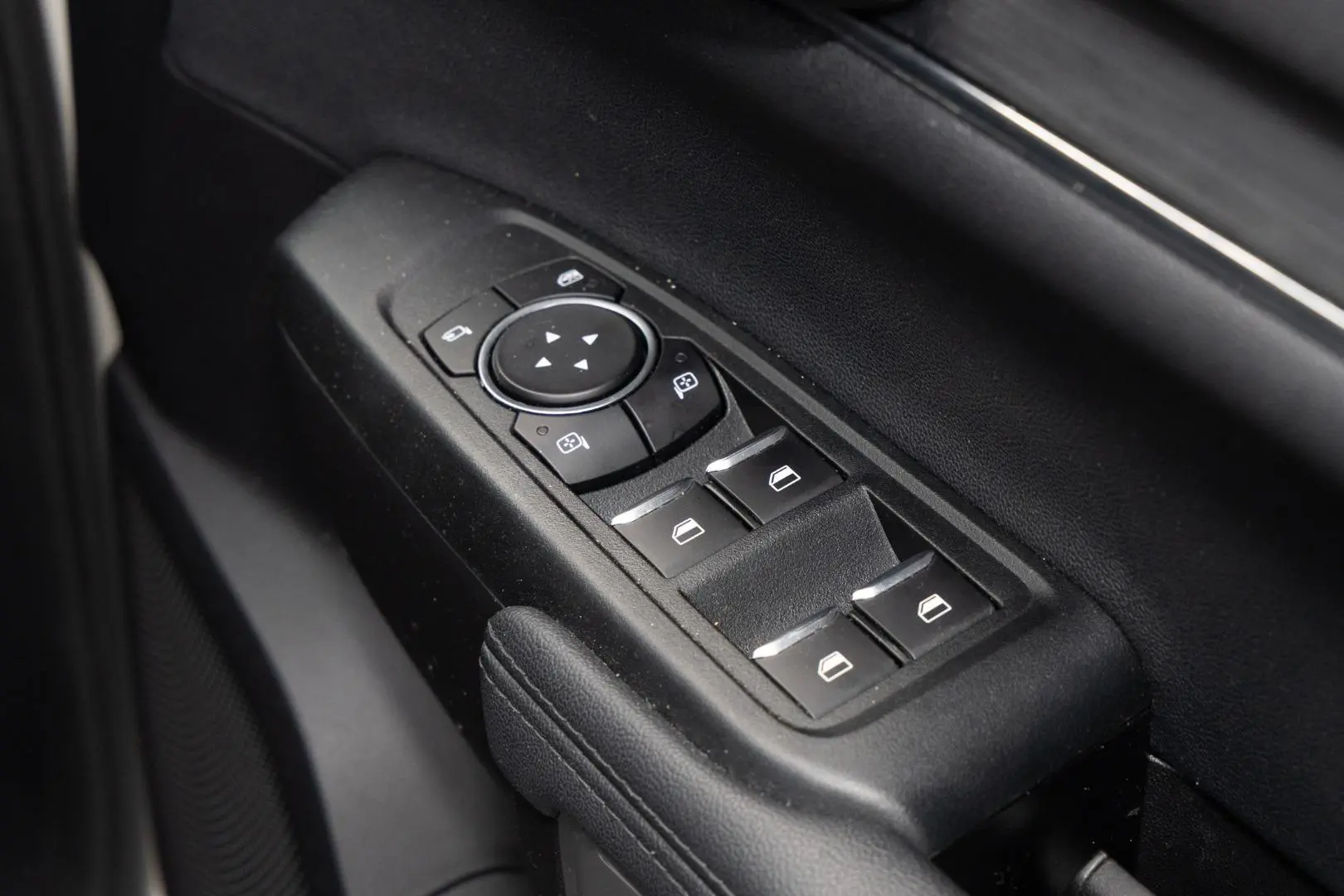 2024 Ford Everest Gallery Image 18