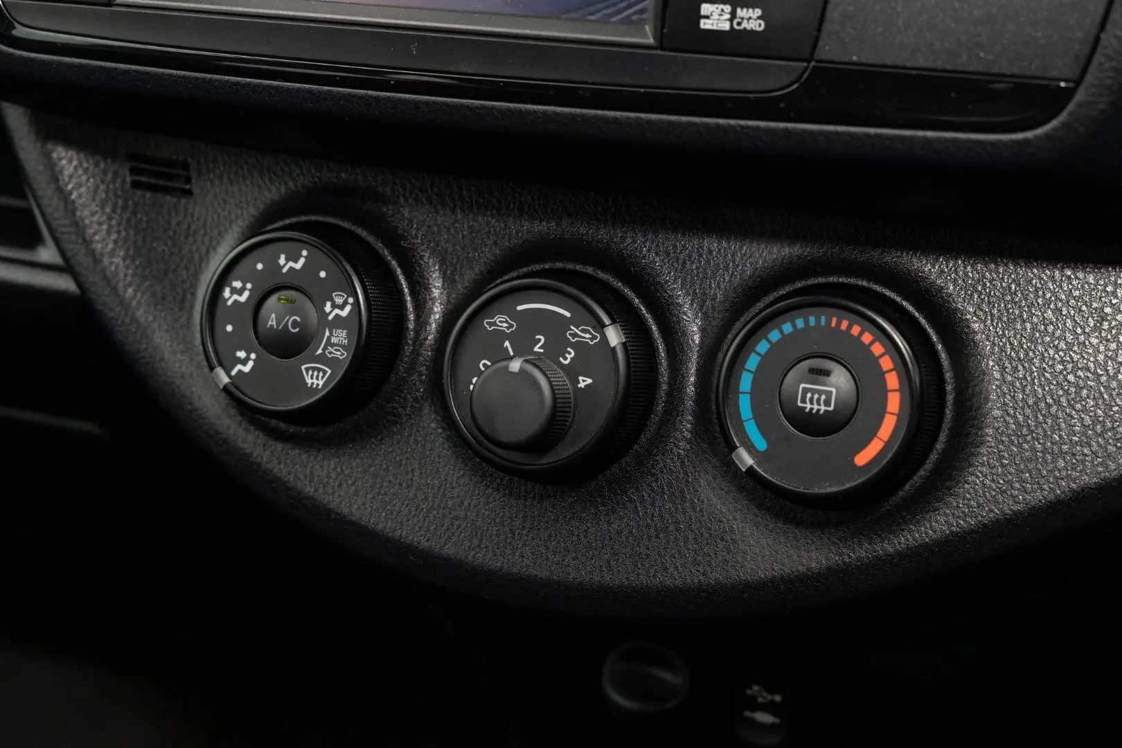 2018 Toyota Yaris Gallery Image 16