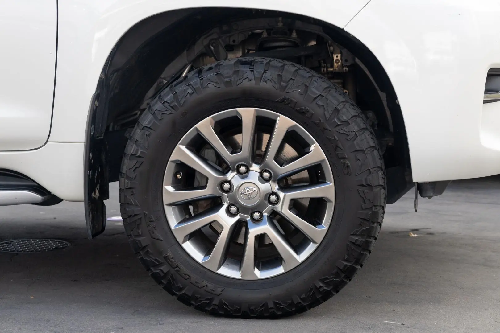 2019 Toyota Landcruiser Prado Gallery Image 22