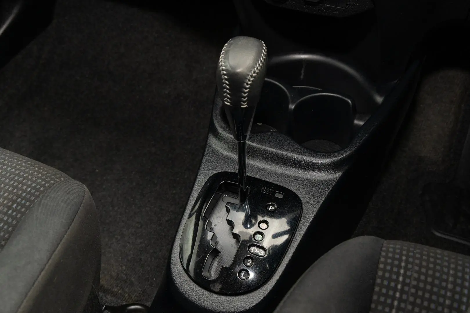 2018 Toyota Yaris Gallery Image 17