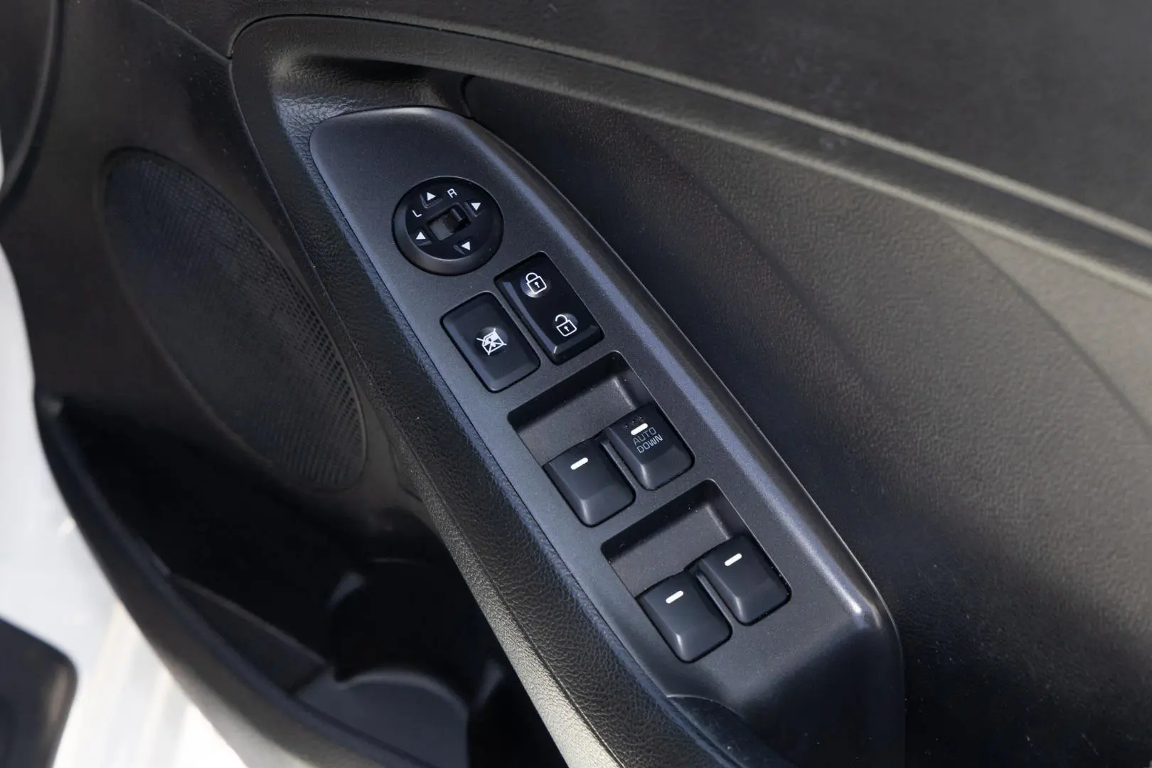 2015 Kia Cerato Gallery Image 18