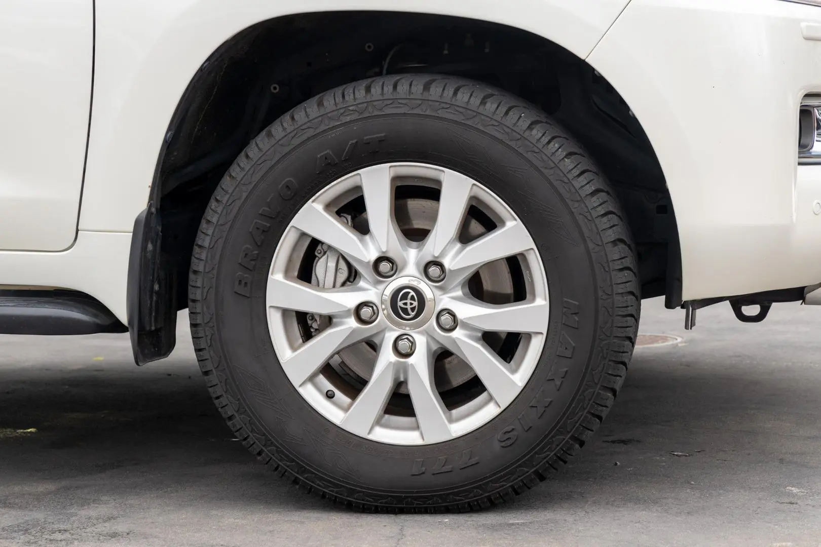 2018 Toyota Landcruiser Gallery Image 24