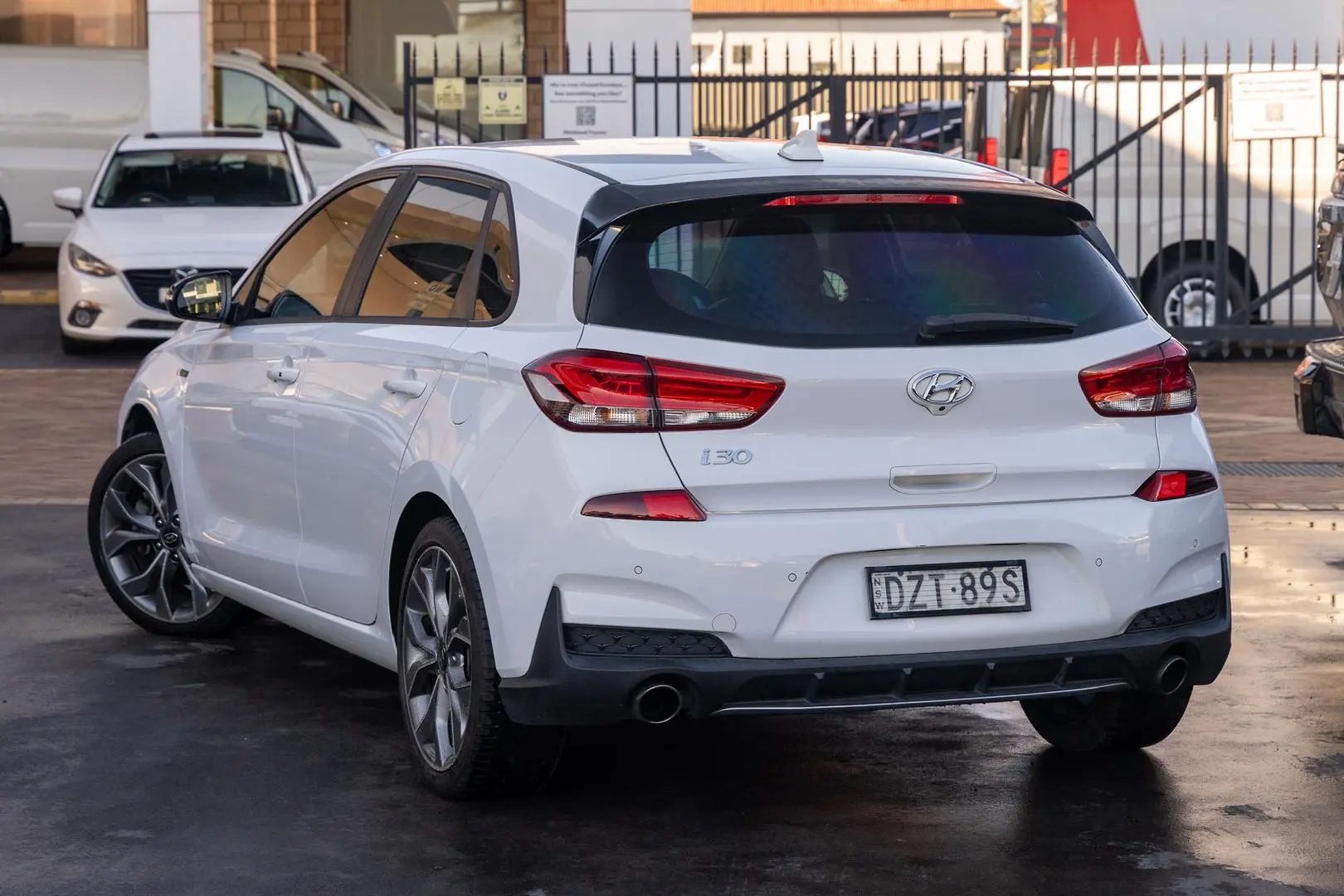 2018 Hyundai i30 Gallery Image 2