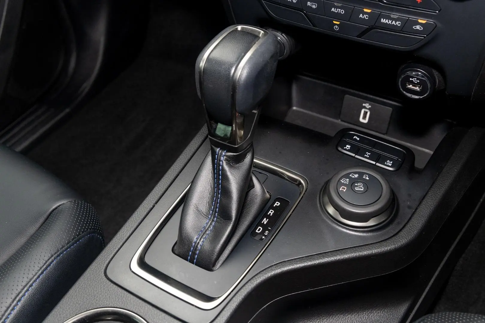 2022 Ford Everest Gallery Image 17