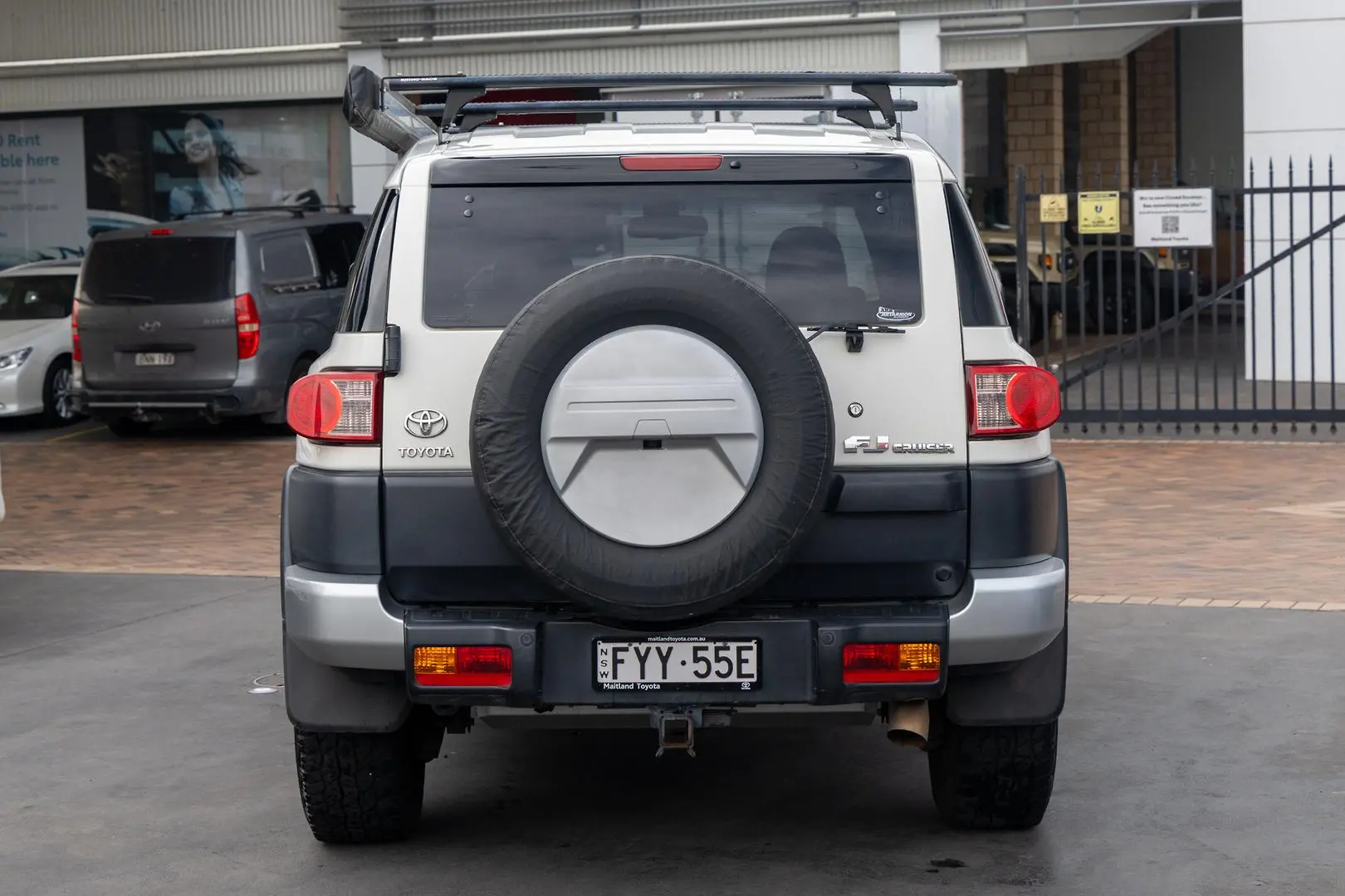 2011 Toyota FJ Cruiser Gallery Image 5