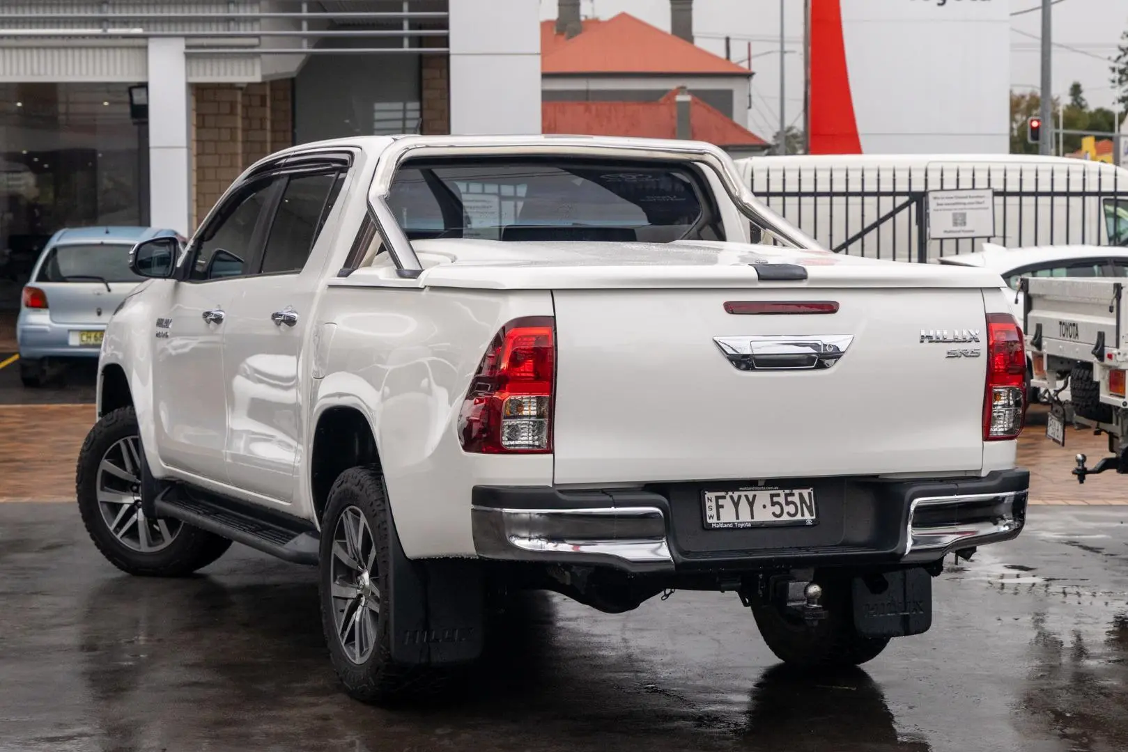 2019 Toyota Hilux Gallery Image 2