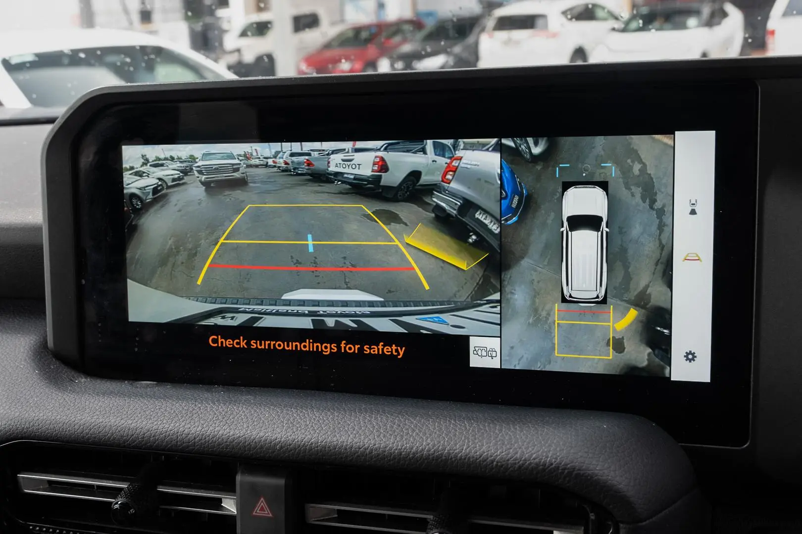 2024 Toyota Landcruiser Prado Gallery Image 13