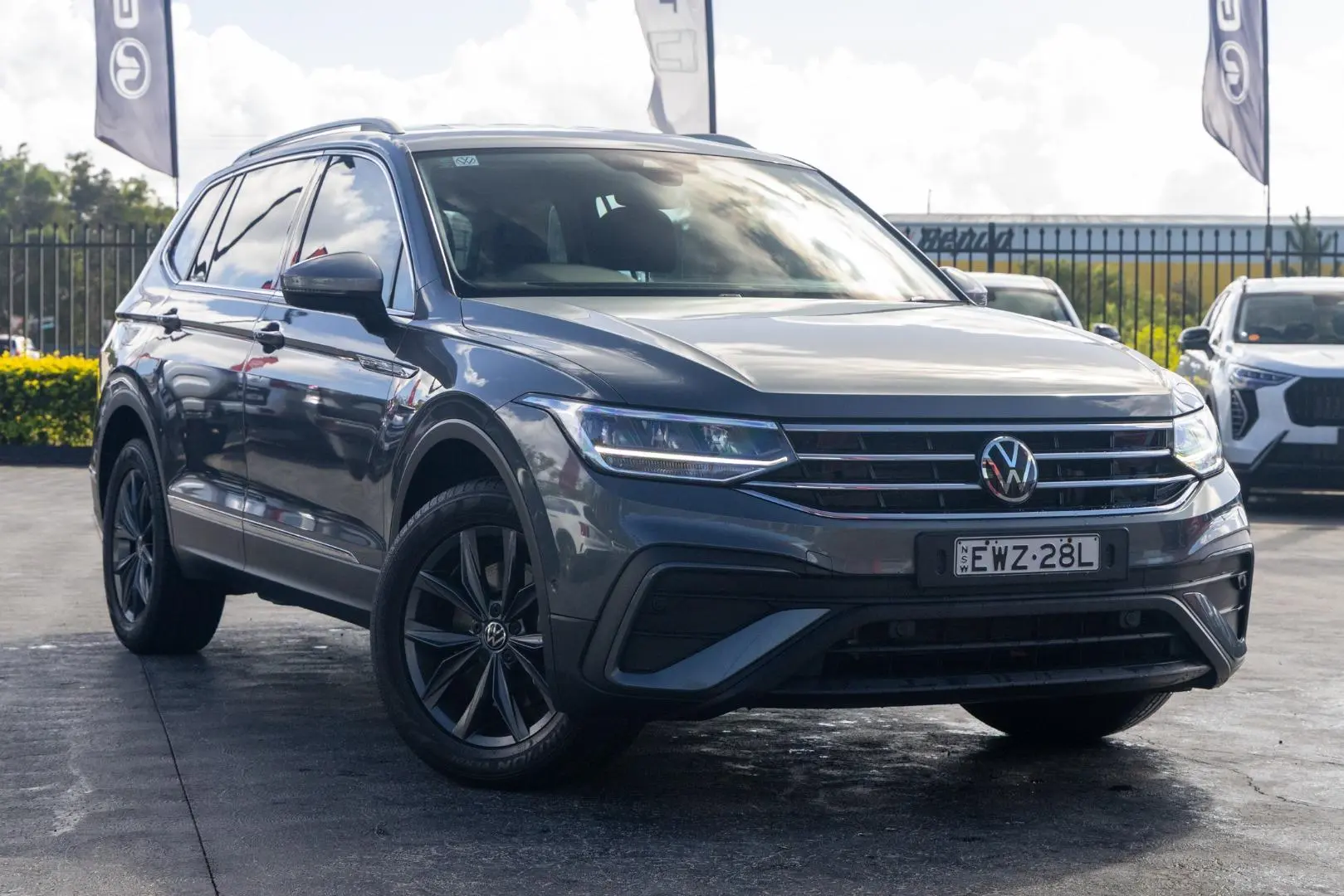 2022 Volkswagen Tiguan Gallery Image 1