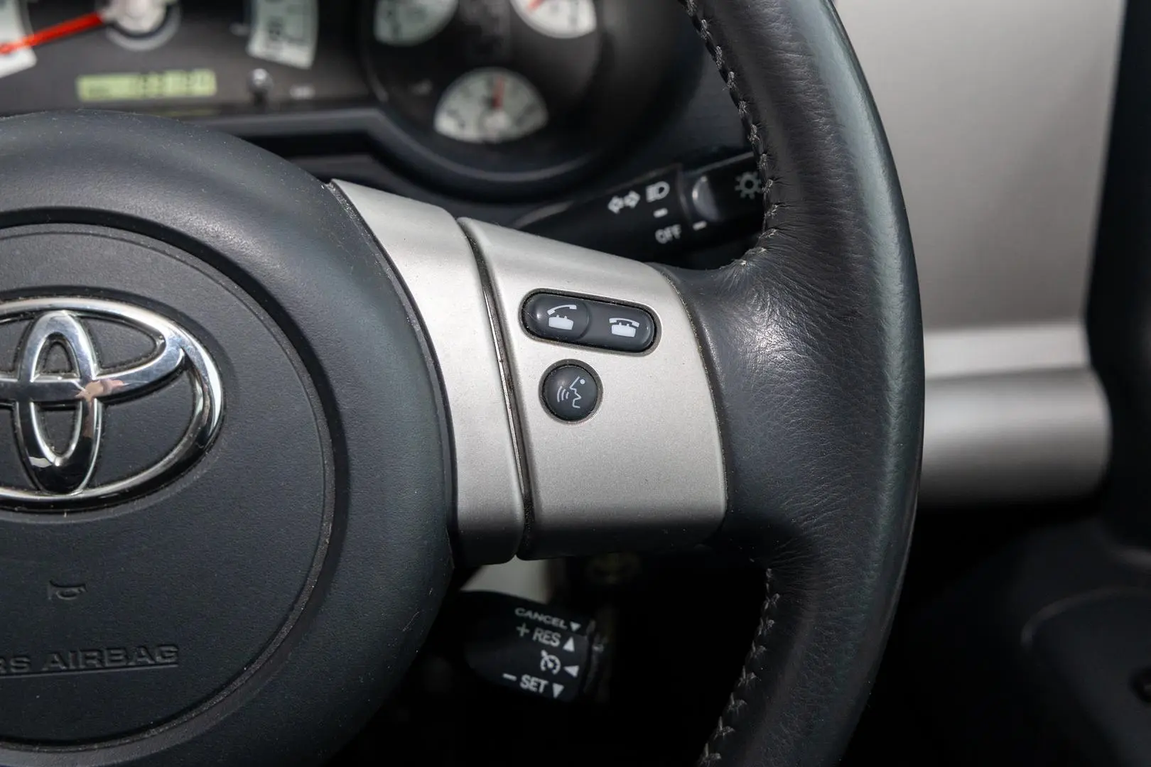 2011 Toyota FJ Cruiser Gallery Image 12