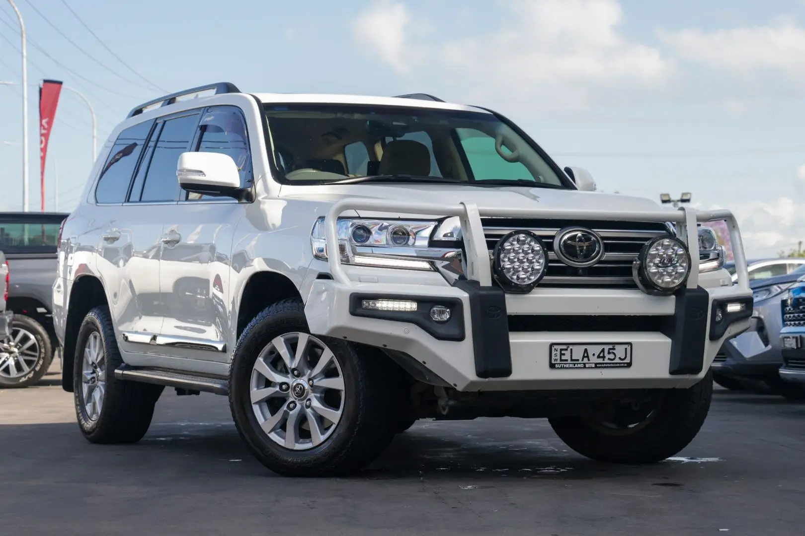 2020 Toyota Landcruiser Image 1