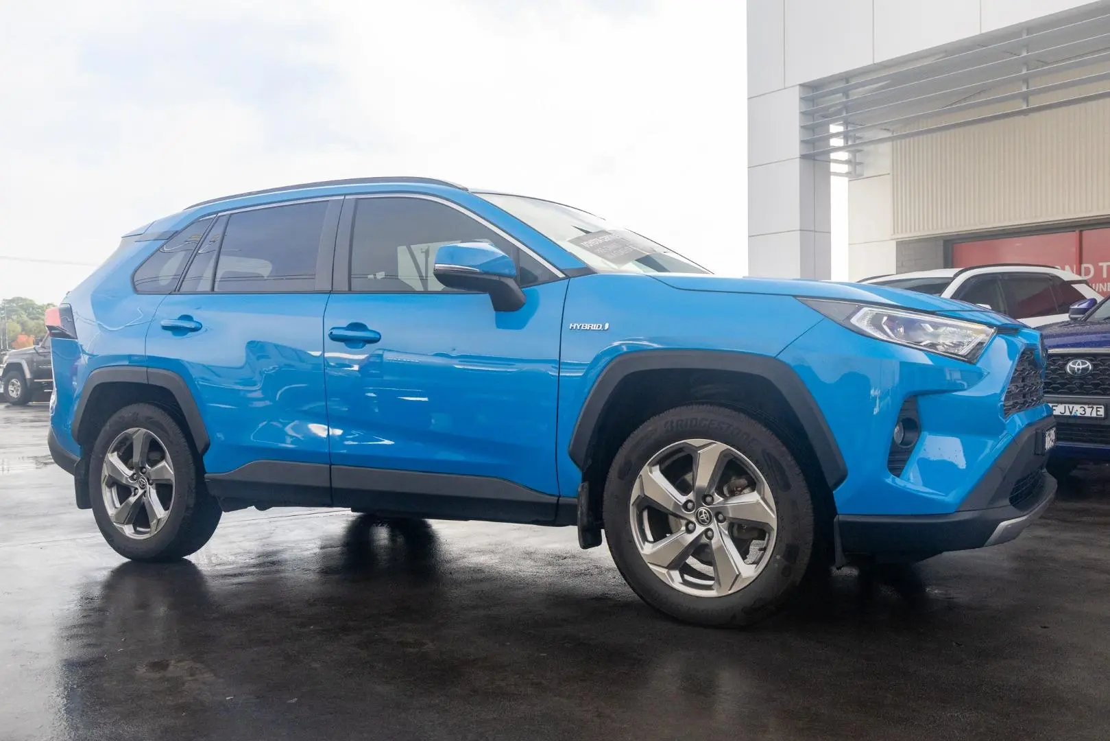 2020 Toyota RAV4 Gallery Image 3