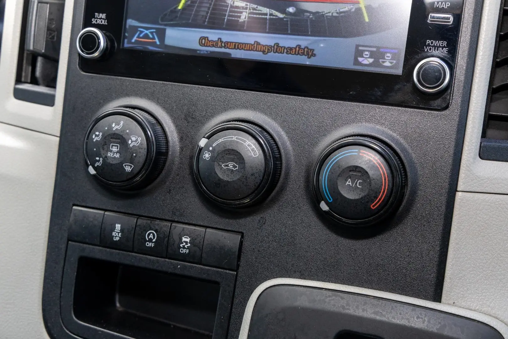 2023 Toyota Hiace Gallery Image 16