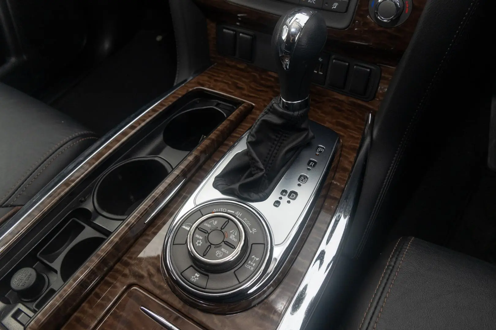 2020 Nissan Patrol Gallery Image 17