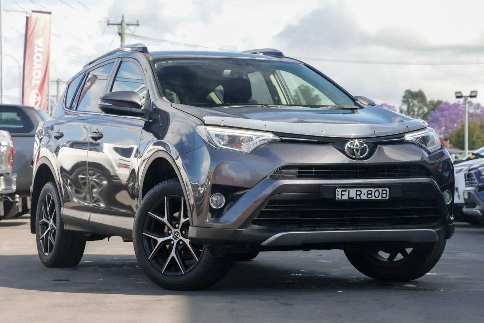 2017 Toyota RAV4 Image 1