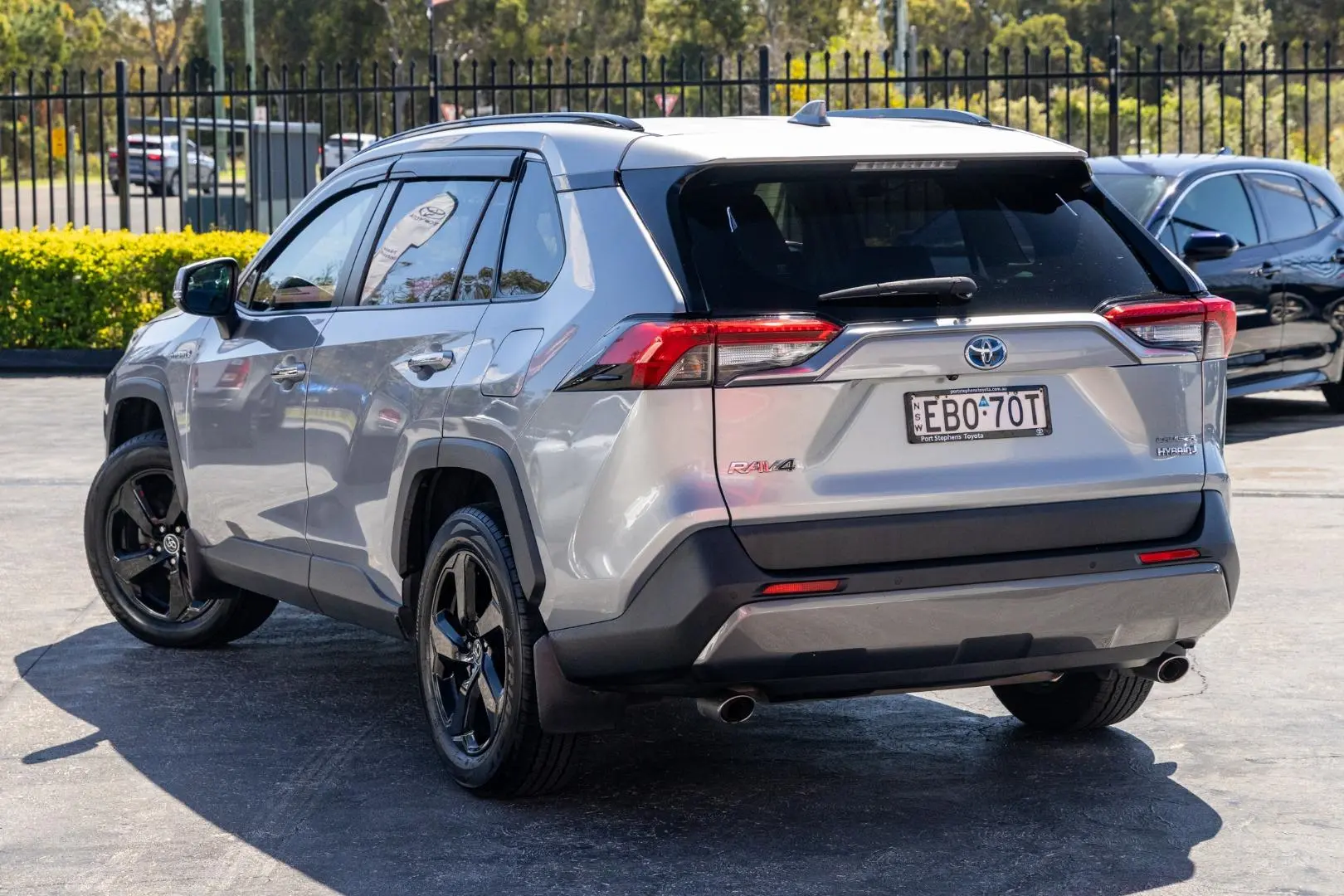 2019 Toyota RAV4 Gallery Image 2