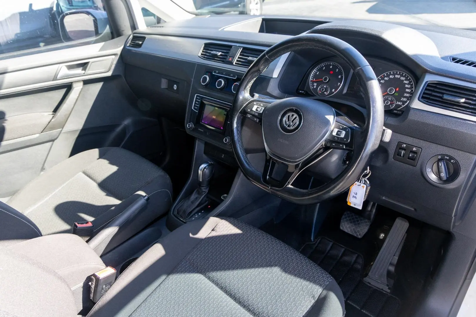 2017 Volkswagen Caddy Gallery Image 7