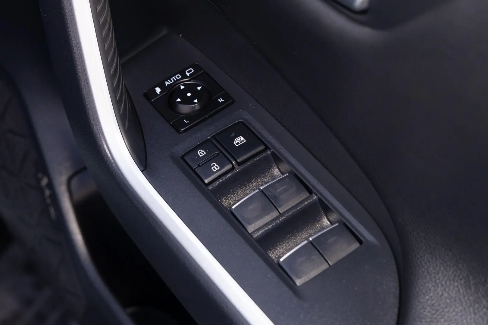 2022 Toyota RAV4 Gallery Image 18