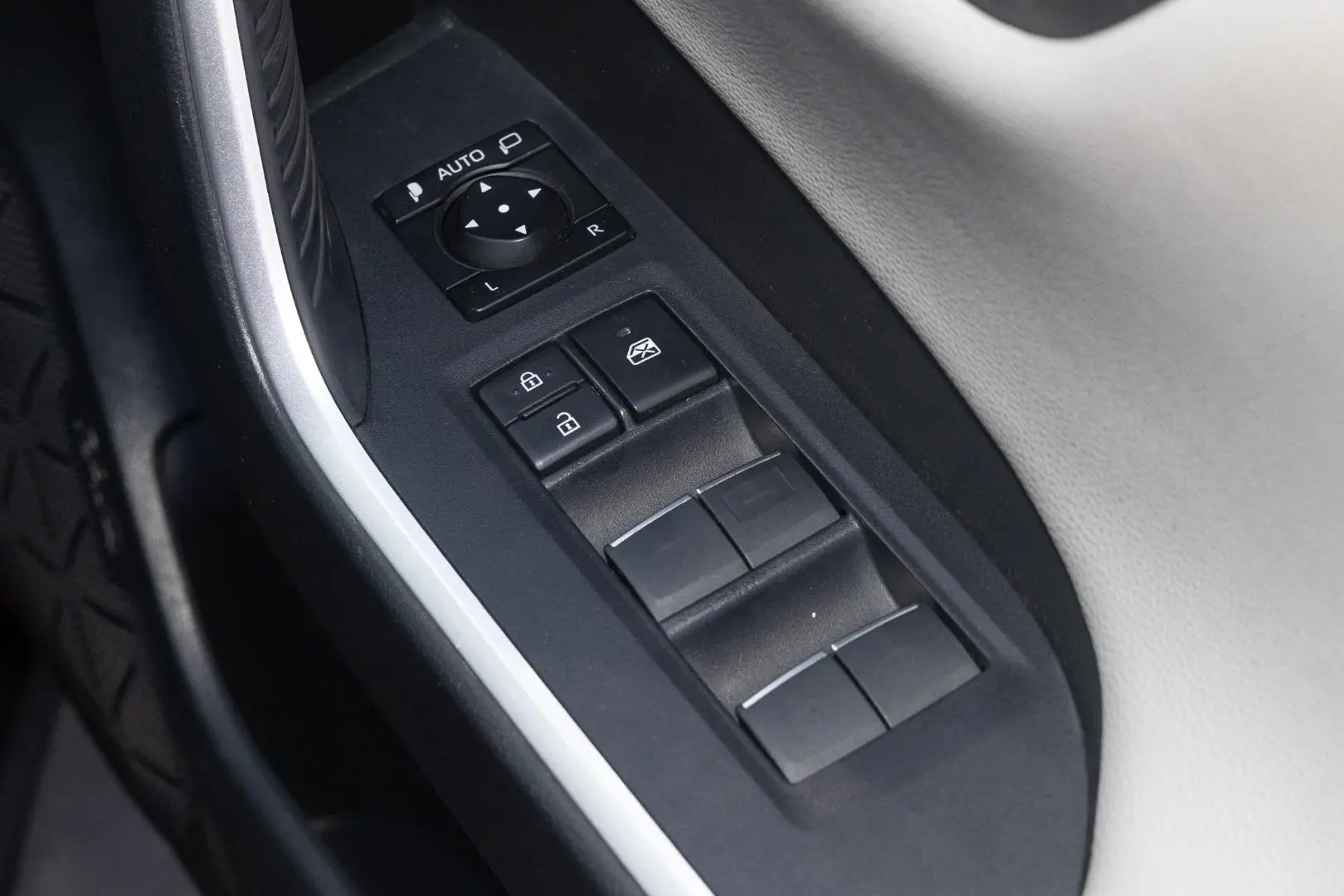 2022 Toyota RAV4 Gallery Image 18